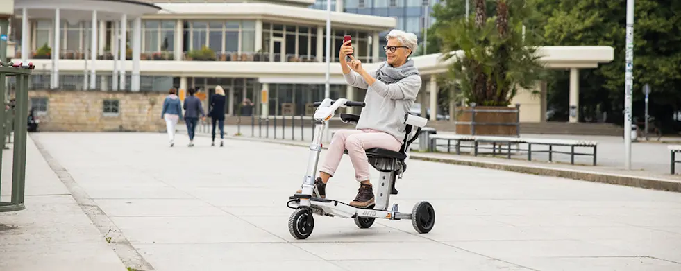 Ratgeber Elektromobil – kaufen oder mieten? | Mobilitätsroller ATTO Anwendung | RUSSKA