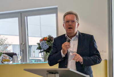 Thomas Ritter Portrait mit Mikro